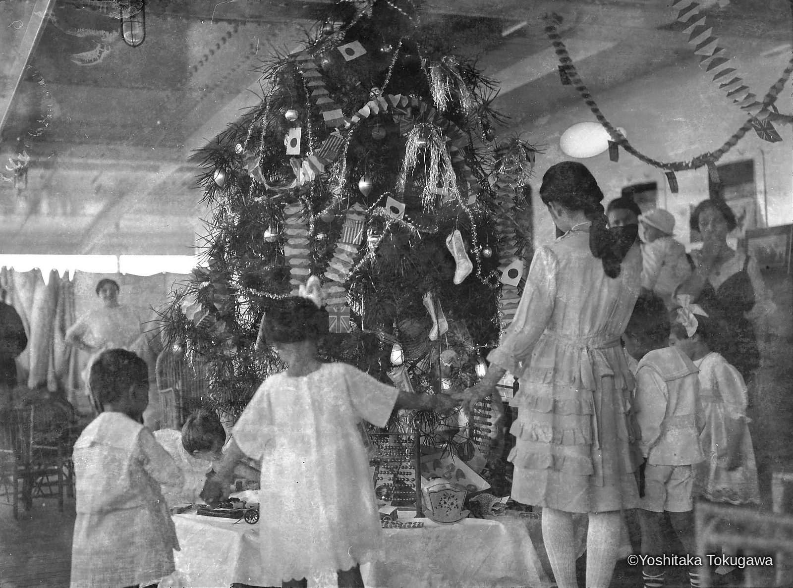 箱根丸船上で祝うクリスマス
